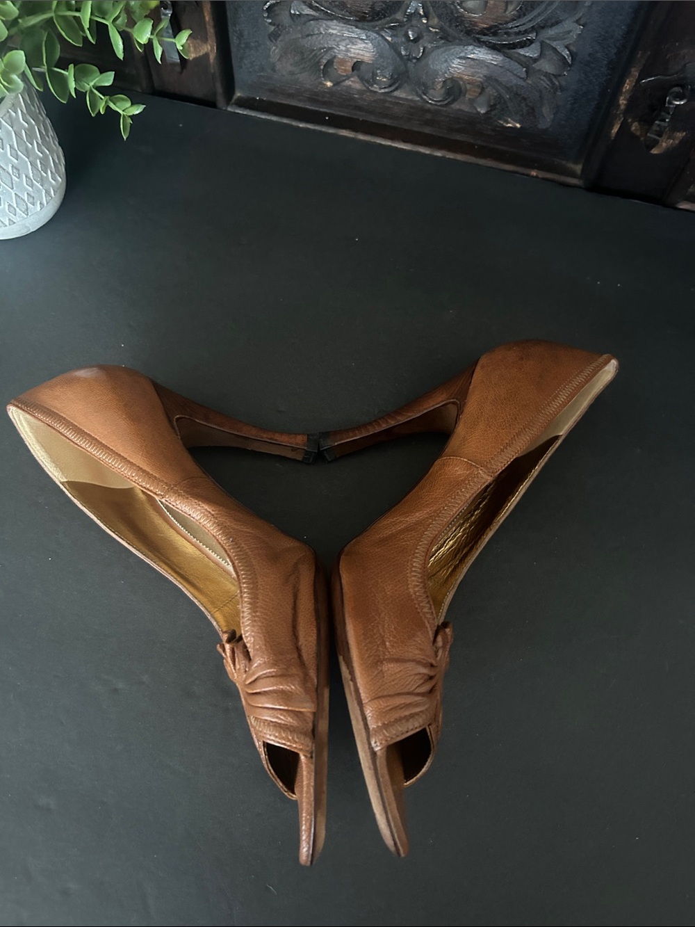 Bottega Veneta Brown Leather Peep-Toe Heels with Knot Detail - Picture 9 of 15